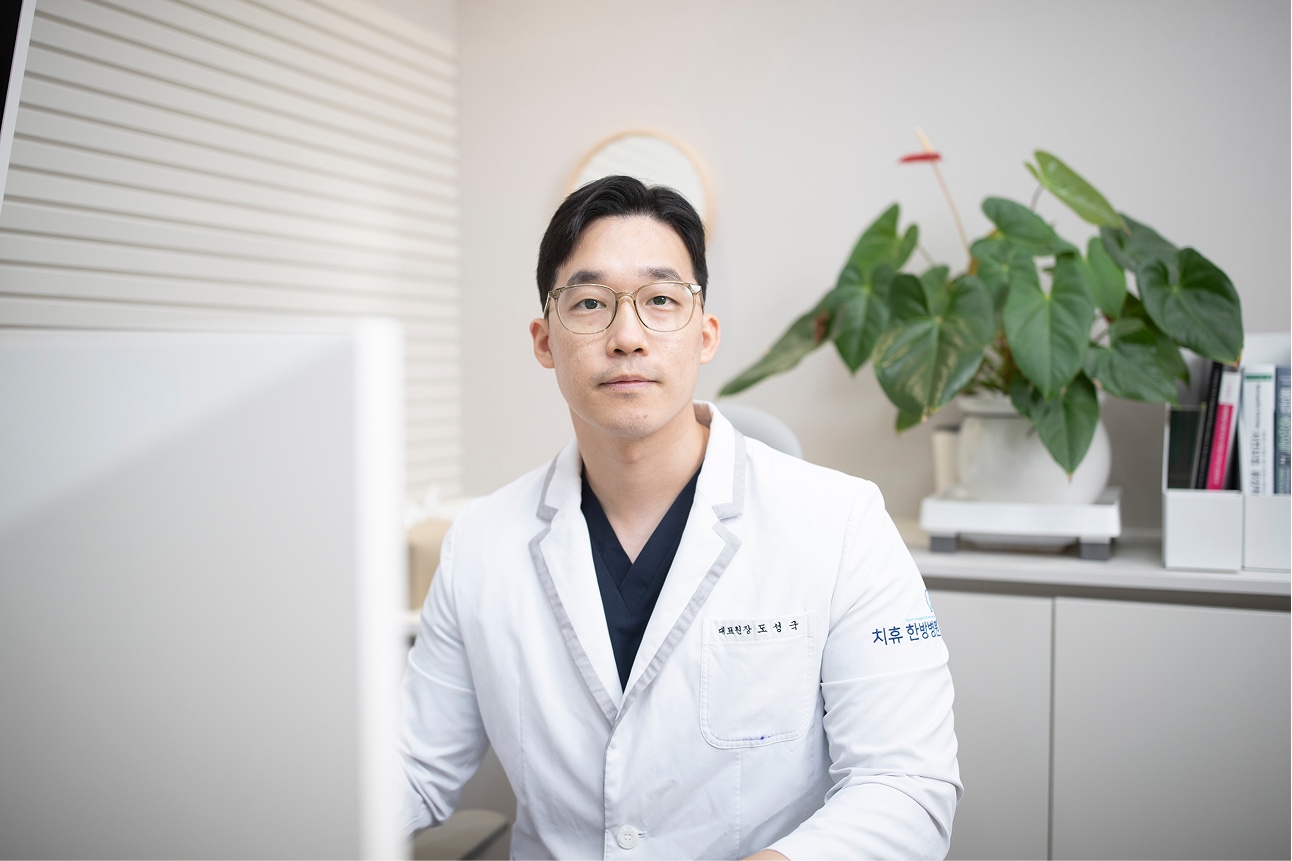 전문의 진료 모습
